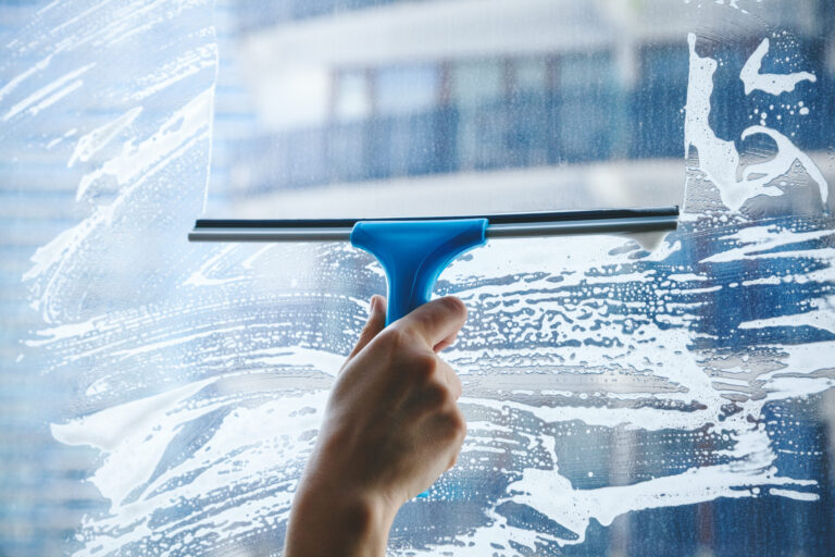 Window Cleaner Jobs in Canada With Free Visa Sponsorship | Eligibility + Application