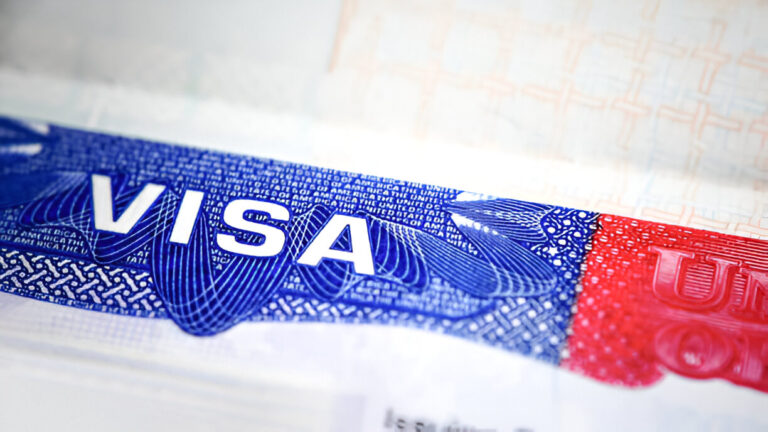How to Apply for an American EB-1 Visa